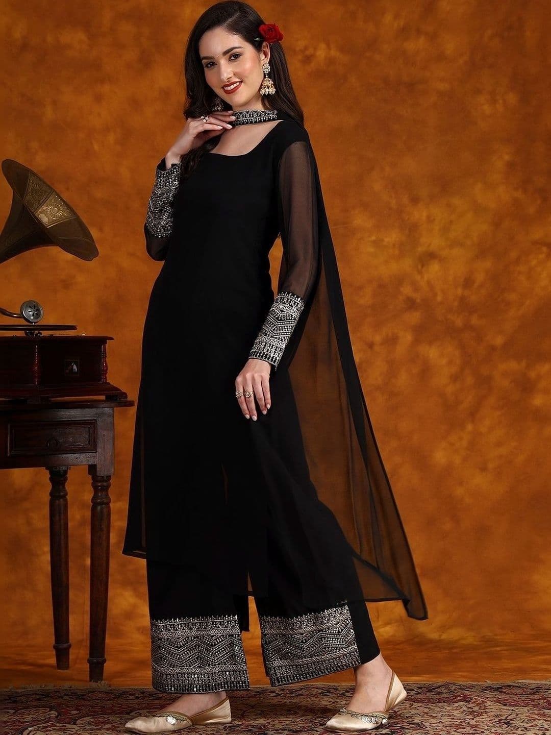 Utsavya Women Ethnic Motifs Regular Thread Work Kurta with Palazzos & With Dupatta thumbnail 5