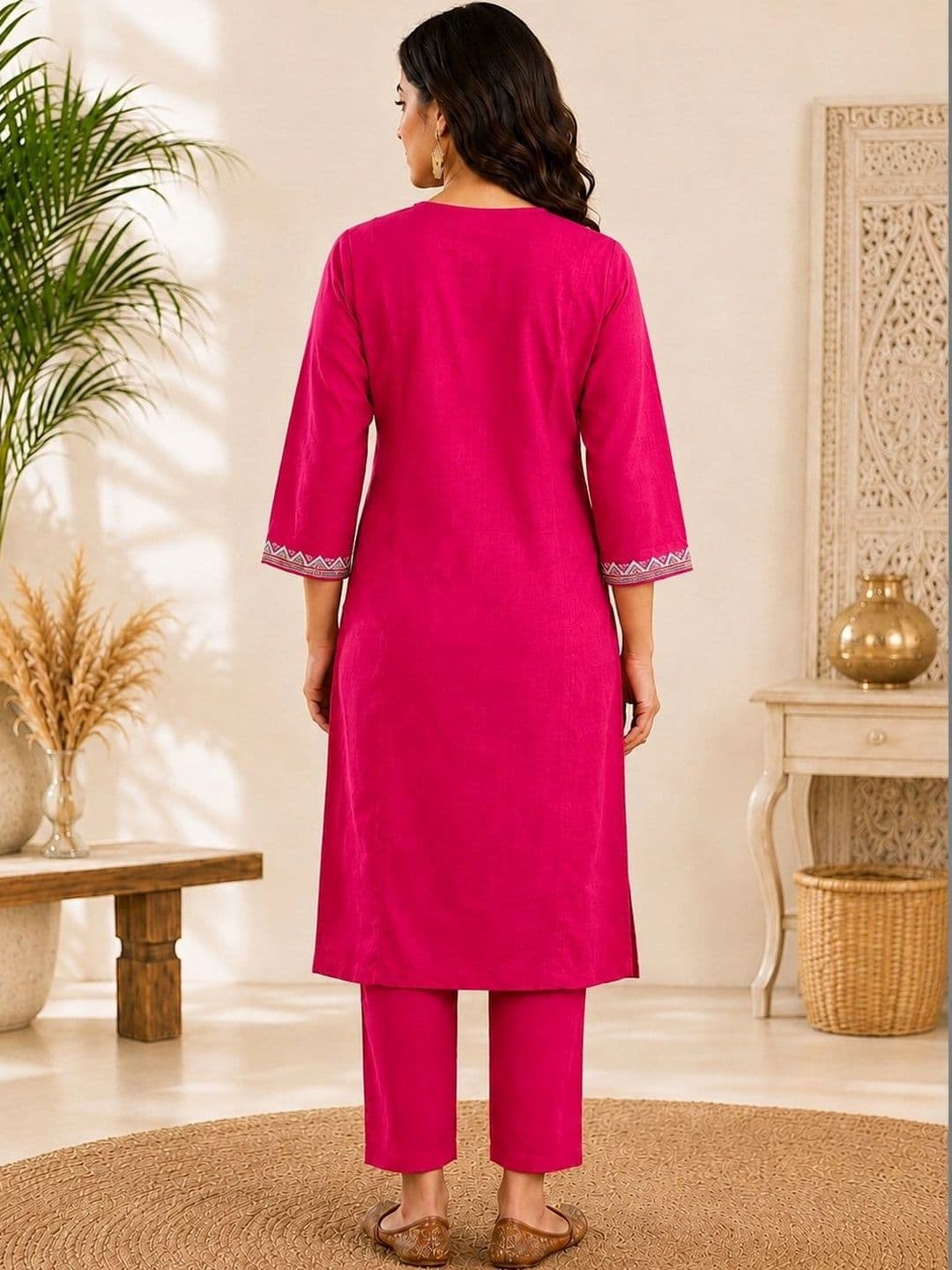 DIVASTRI Women Ethnic Motifs Embroidered Regular Mirror Work Pure Cotton Kurta with Trousers thumbnail 3