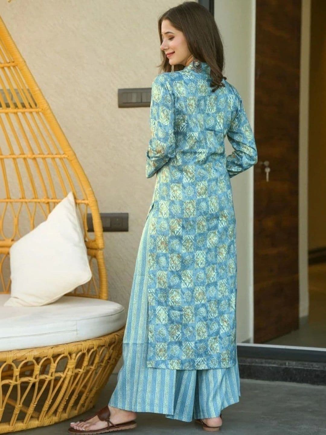 GREEN PEARS Women Printed Palazzos thumbnail 2