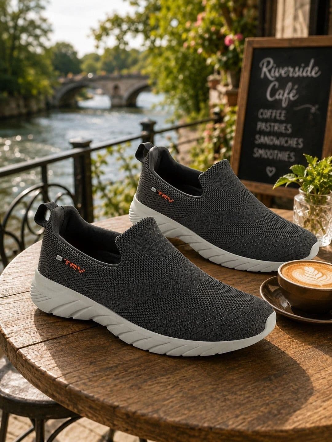 TRV Men Mesh Running Non-Marking Shoes thumbnail 4