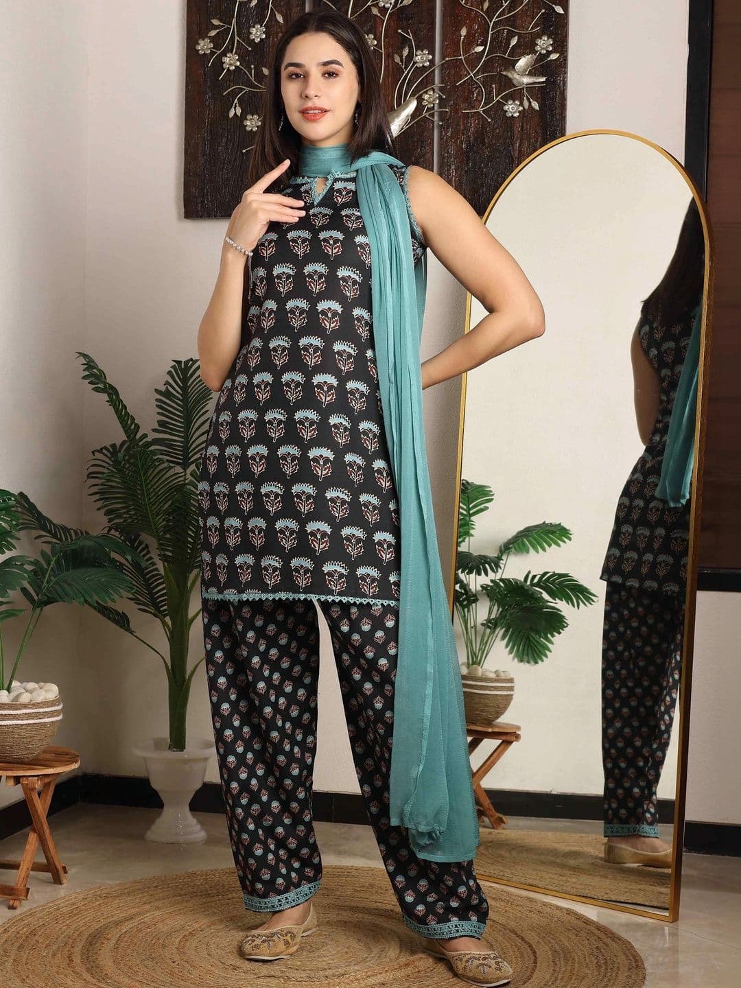TextileNow Women Ethnic Motifs Printed Regular Pure Cotton Kurta with Trousers & With Dupatta thumbnail 5