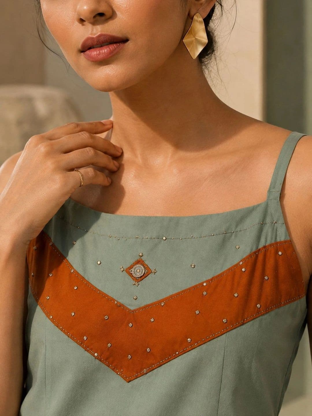 BANSARI COLLECTION Women Ethnic Motifs Regular Beads and Stones Pure Cotton Kurta with Trousers thumbnail 3