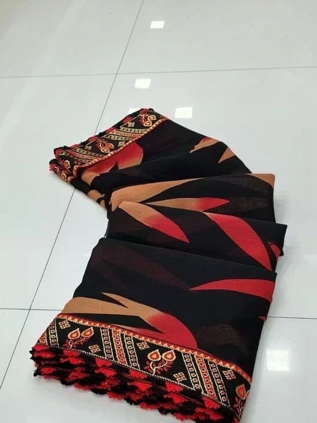 RENBRIZA Poly Georgette Saree thumbnail 2