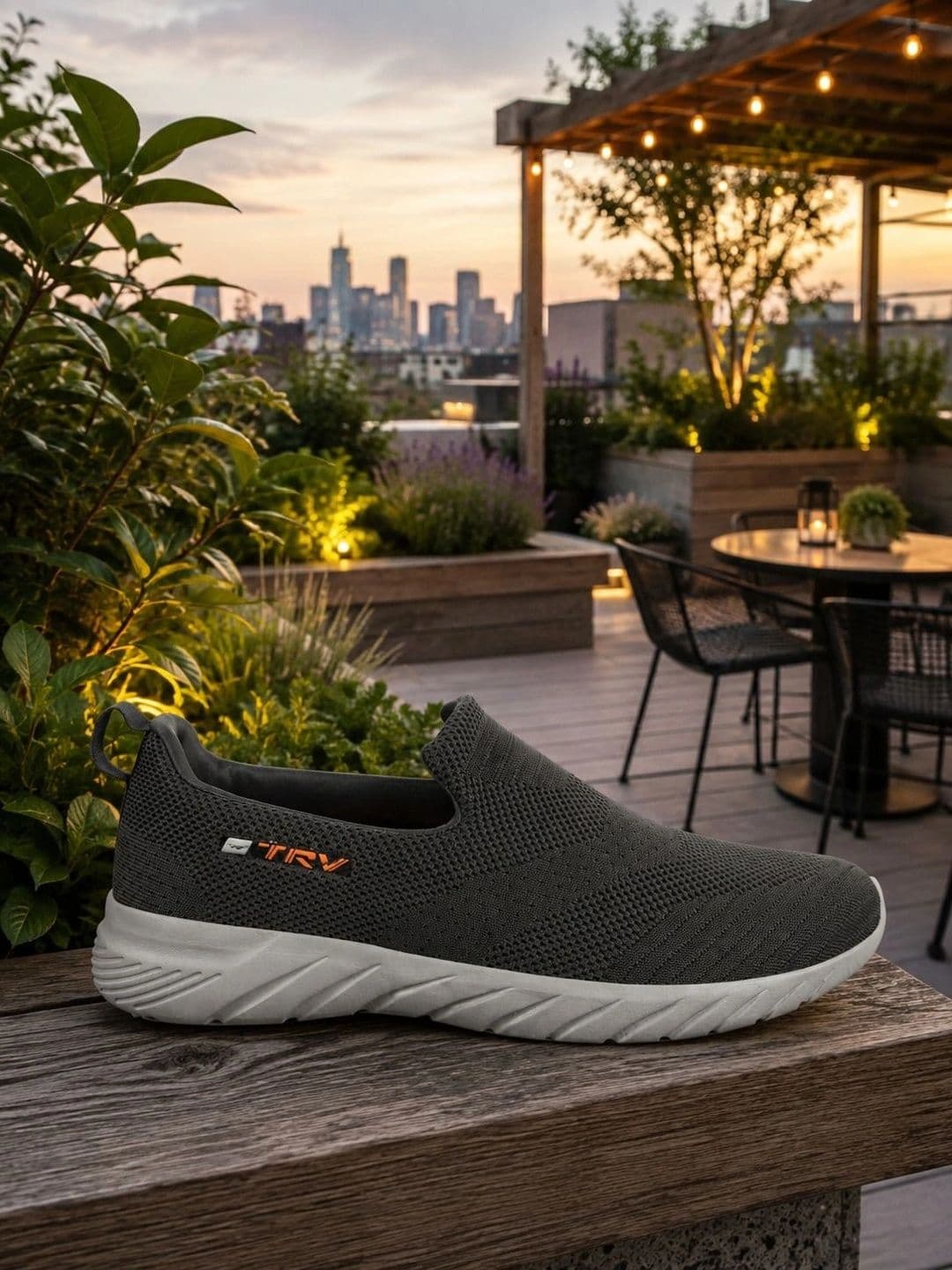 TRV Men Mesh Running Non-Marking Shoes thumbnail 3