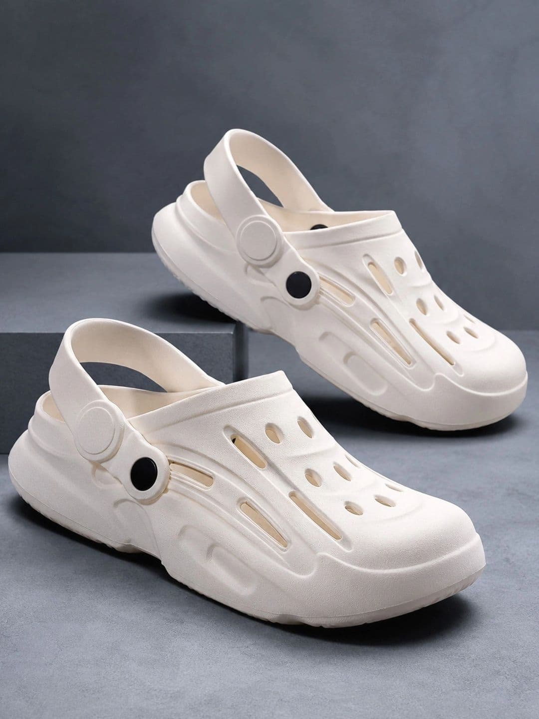 Layasa Men Clogs - view 1