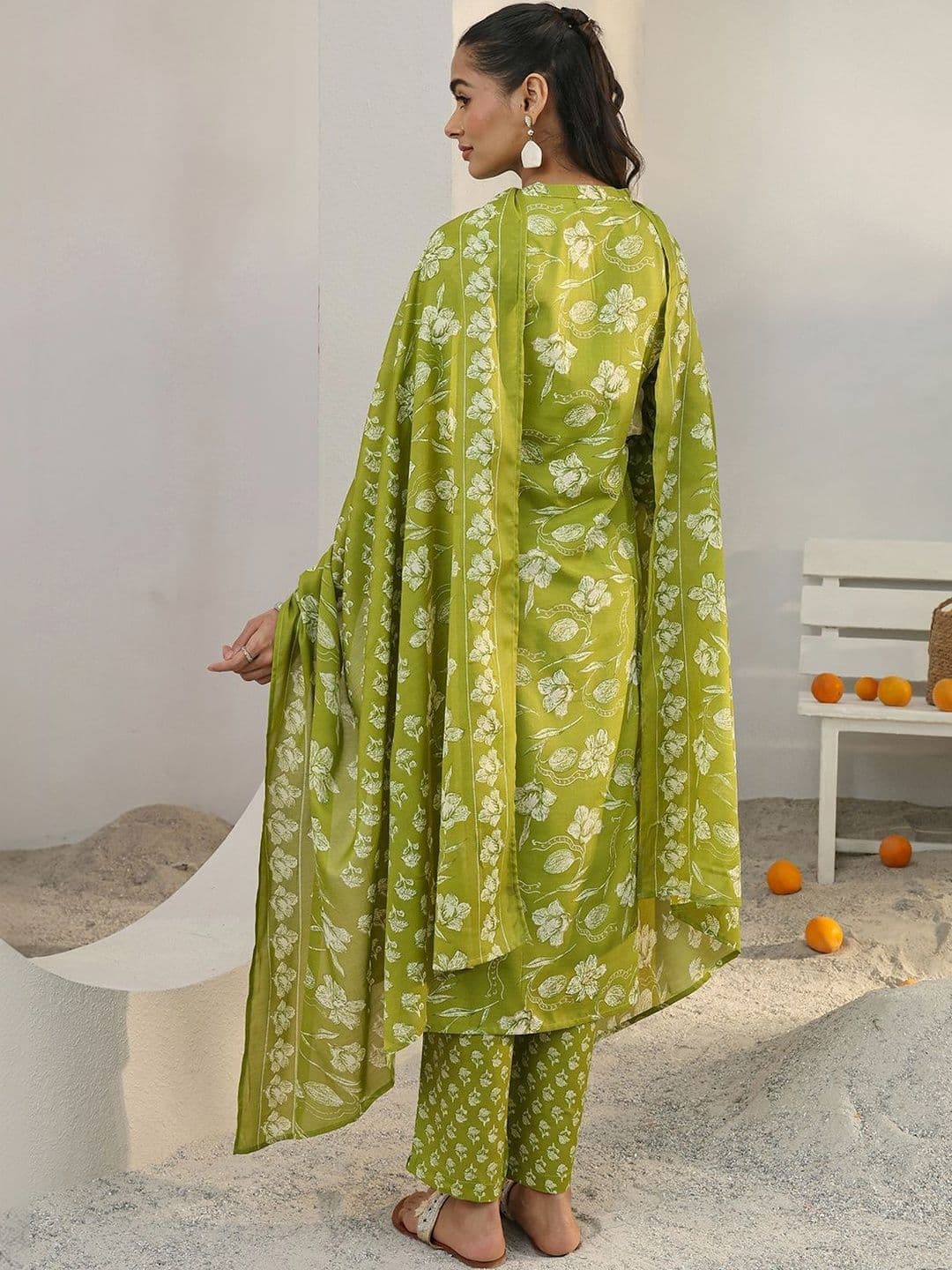 Gerua By Libas Libas Green Floral Printed Cotton Blend Straight Suit Set With Dupatta thumbnail 4