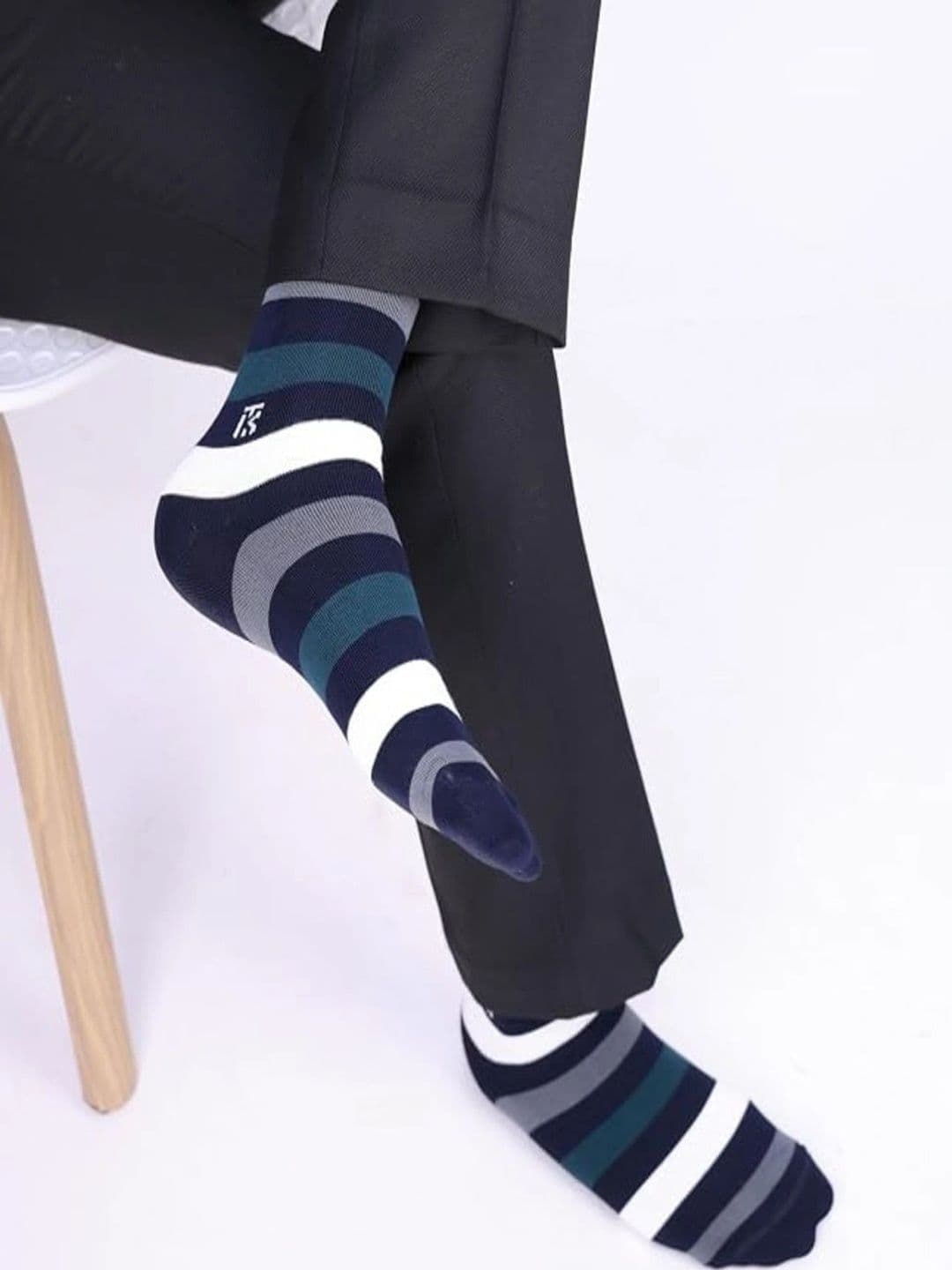 Kikitoes Men Pack of 2 Bamboo Crew Socks Striped Ribbed Soft Breathable thumbnail 2