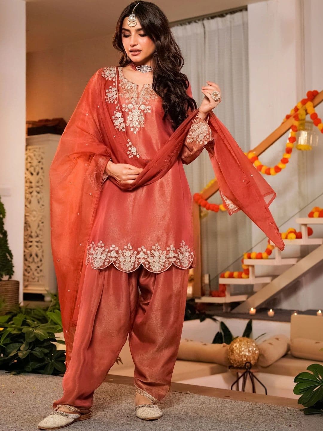 Aeristo Women Ethnic Motifs Embroidered Regular Kurta with Patiala & With Dupatta thumbnail 5