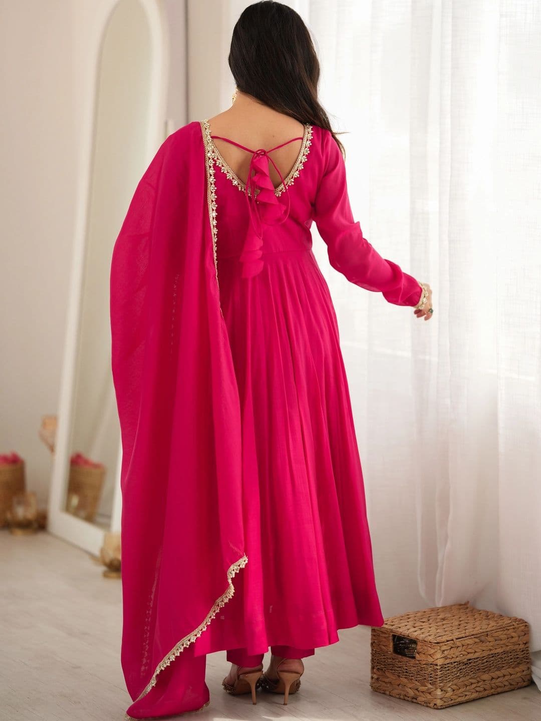 LV'S TRENDZ Women Regular Chanderi Silk Kurta with Trousers & With Dupatta thumbnail 3