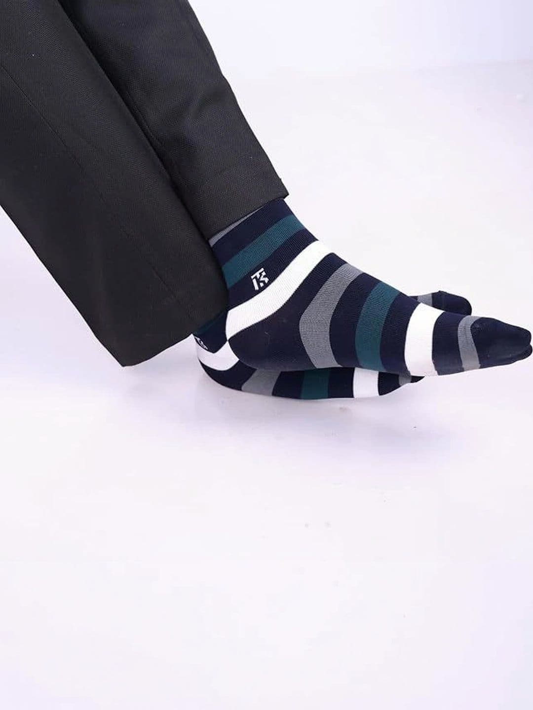 Kikitoes Men Pack of 2 Bamboo Crew Socks Striped Ribbed Soft Breathable thumbnail 7