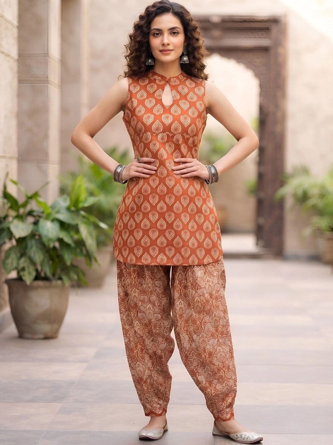 Nayo Women Ethnic Motifs Printed Regular Pure Cotton Kurti with Patiala thumbnail 5