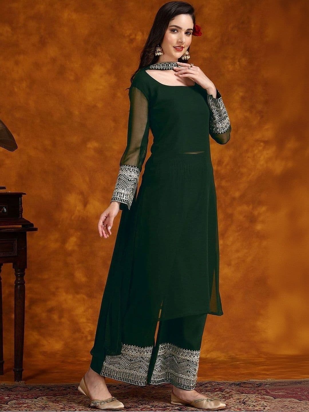 Utsavya Women Ethnic Motifs Regular Thread Work Kurta with Palazzos & With Dupatta thumbnail 2