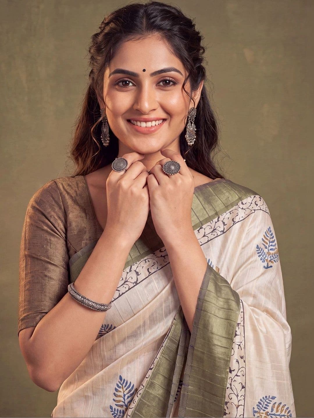 Anouk Ethnic Motifs Silk Cotton Designer Tussar Saree thumbnail 7
