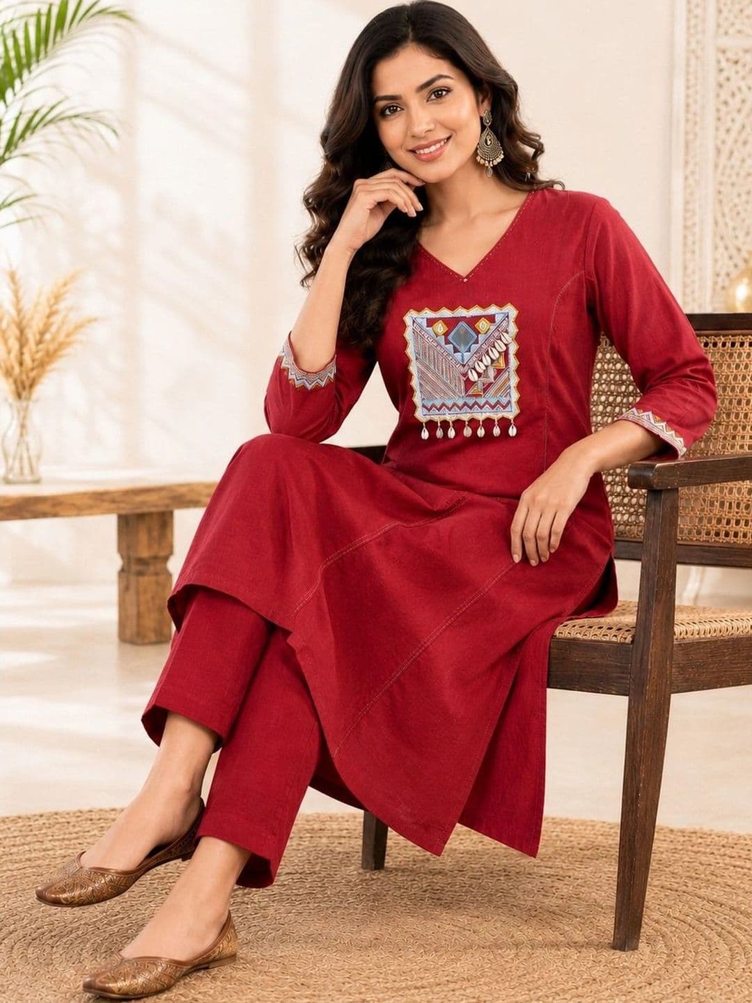 DIVASTRI Women Ethnic Motifs Embroidered Regular Mirror Work Pure Cotton Kurta with Trousers thumbnail 3
