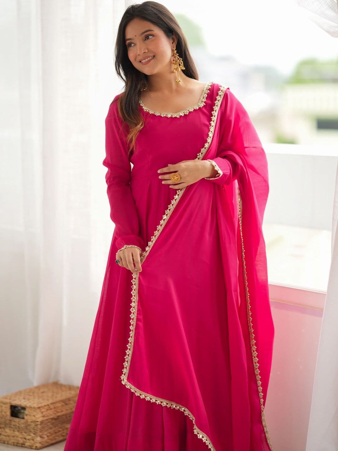 LV'S TRENDZ Women Regular Chanderi Silk Kurta with Trousers & With Dupatta thumbnail 2