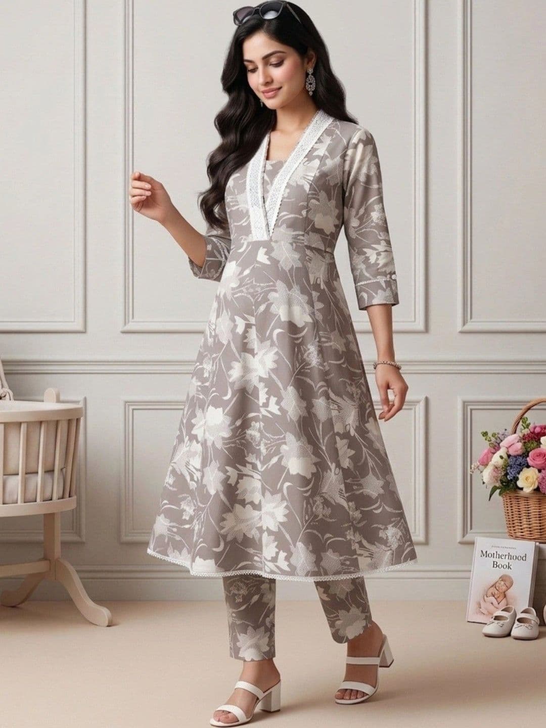 DUMMY SHAPE Women Floral Printed Empire Kurta with Trousers thumbnail 2