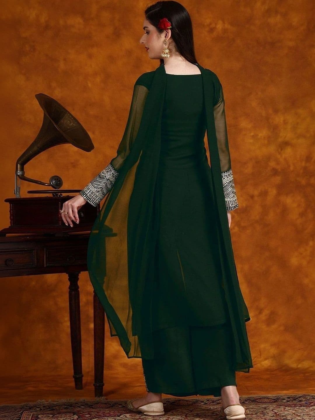 Utsavya Women Ethnic Motifs Regular Thread Work Kurta with Palazzos & With Dupatta thumbnail 6