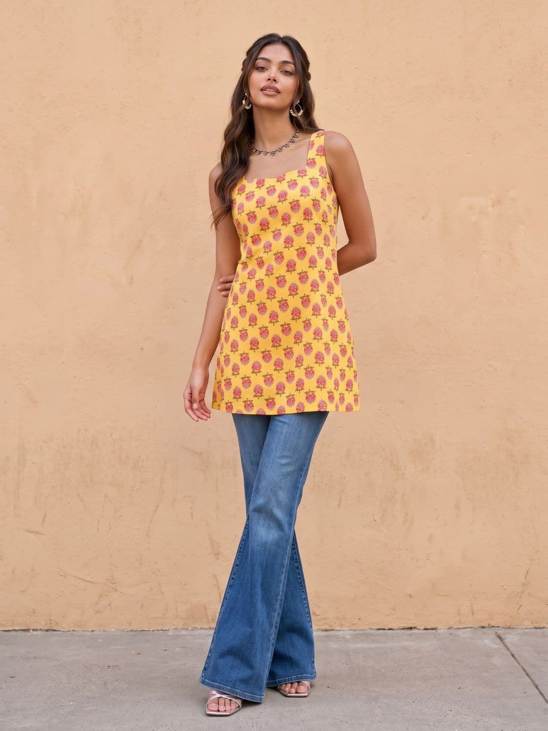 fusion by glitchez Floral Printed Sweetheart Neck Straight Pure Cotton Kurti With Tie-Ups thumbnail 2