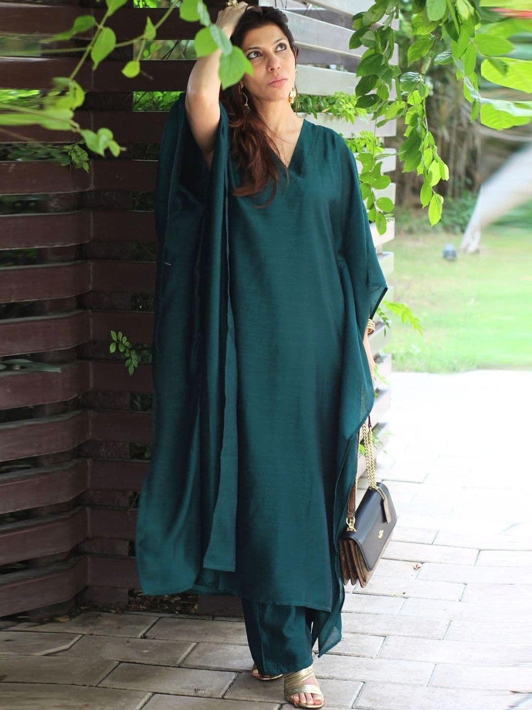 GoSriKi Women Regular Kurta with Trousers thumbnail 5