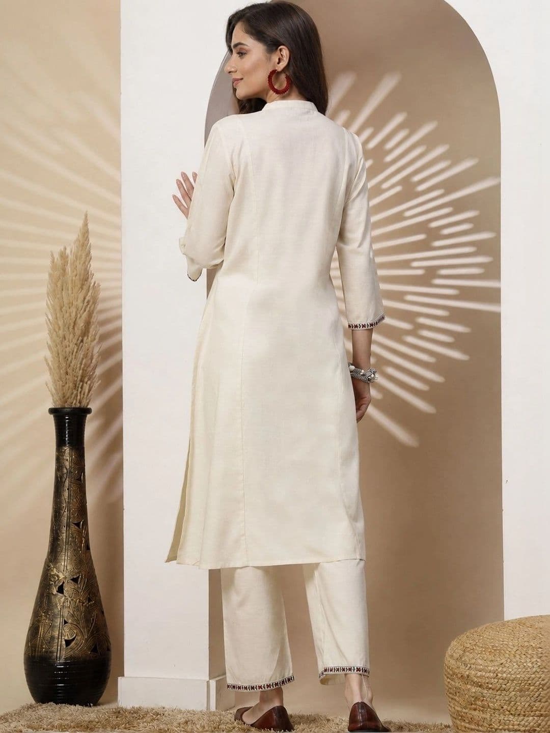 Utsavya Women Ethnic Motifs Embroidered Regular Thread Work Linen Kurta with Palazzos thumbnail 3