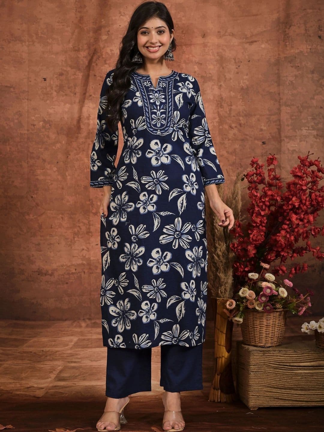 Yashee Women Floral Printed Regular Pure Cotton Kurta with Palazzos & With Dupatta thumbnail 5