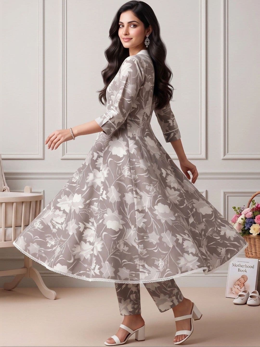 DUMMY SHAPE Women Floral Printed Empire Kurta with Trousers thumbnail 6