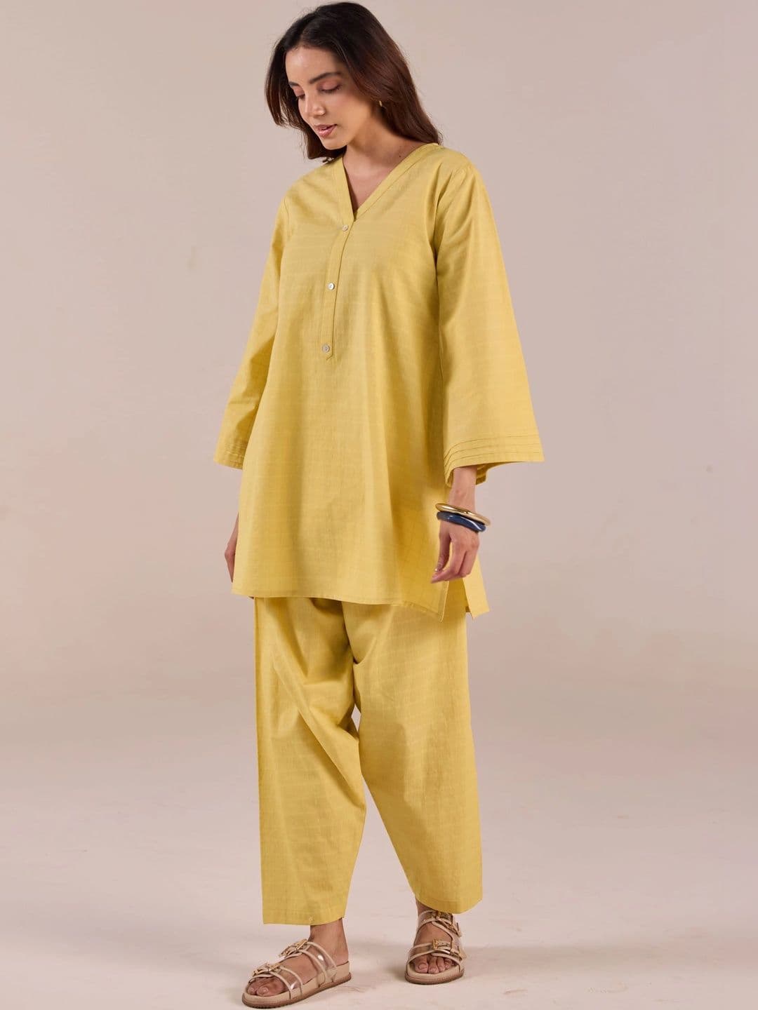 TARA-C-TARA Women Regular Pure Cotton Kurta with Trousers thumbnail 6