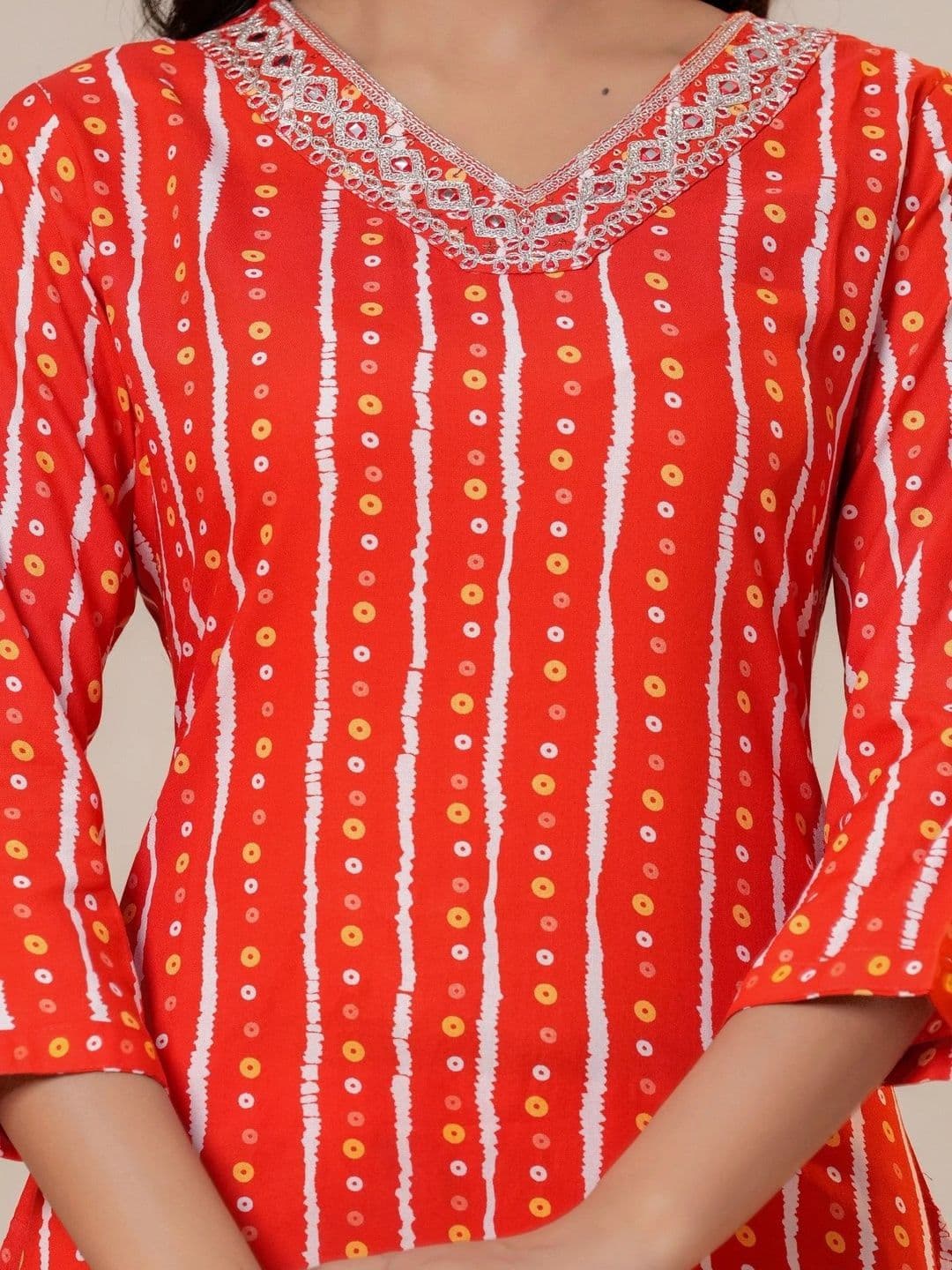 JAIPUR SARAI Women Printed Thread Work Kurta thumbnail 4