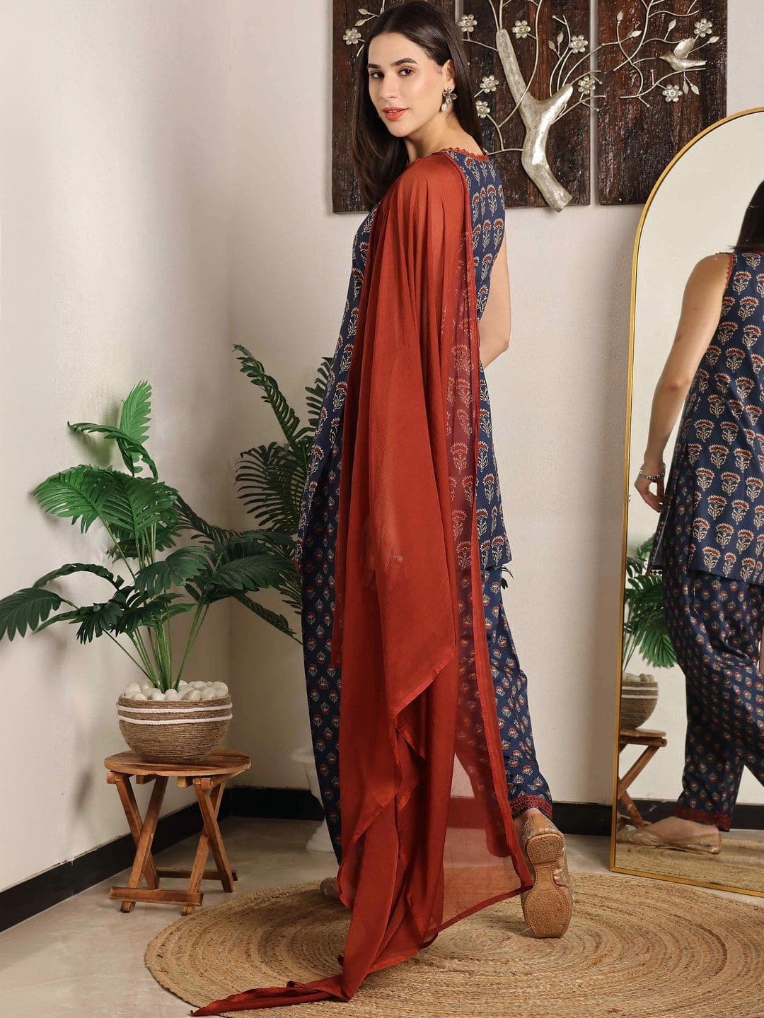TextileNow Women Ethnic Motifs Printed Regular Pure Cotton Kurta with Patiala & With Dupatta thumbnail 6