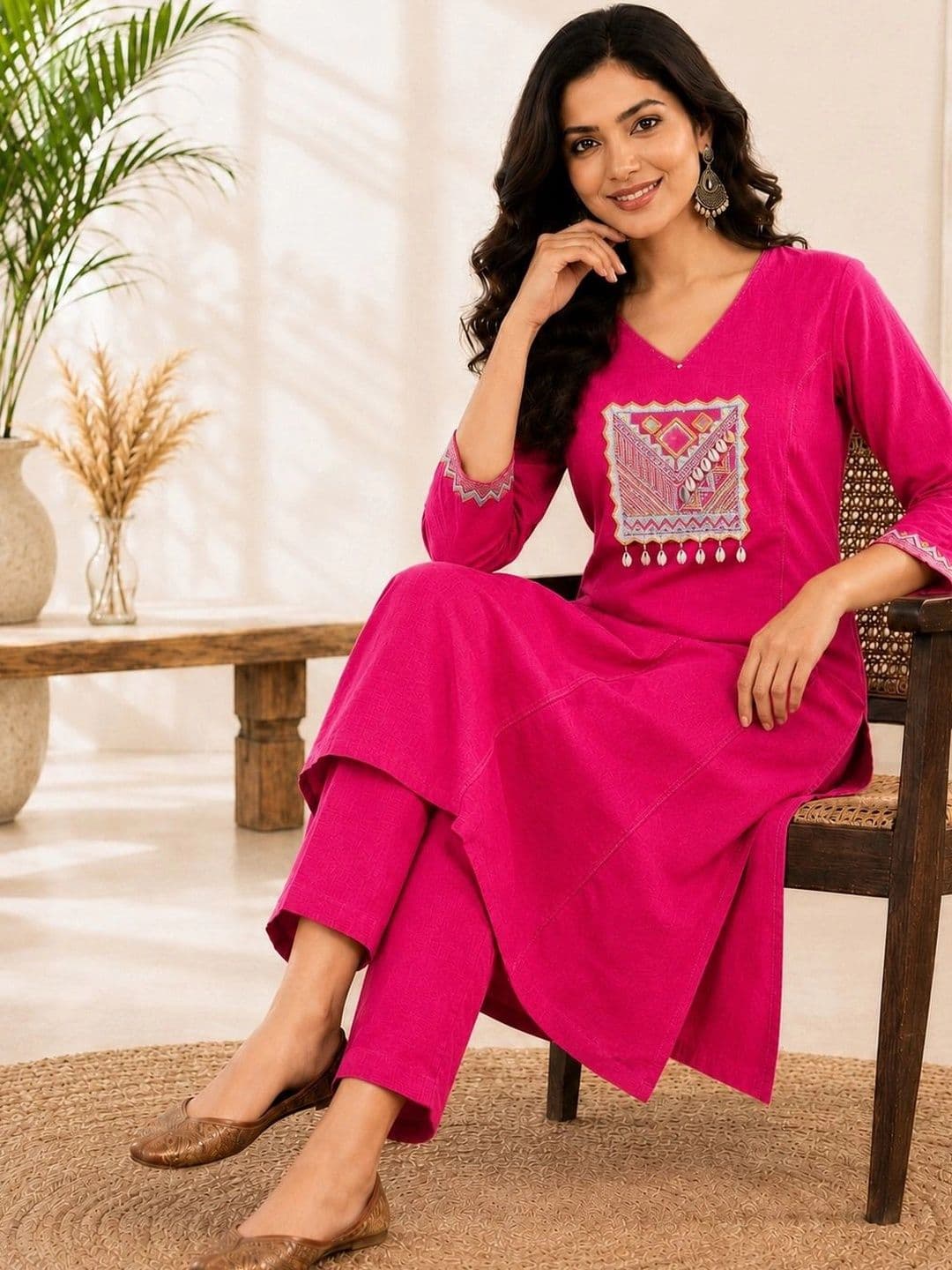 DIVASTRI Women Ethnic Motifs Embroidered Regular Mirror Work Pure Cotton Kurta with Trousers thumbnail 5