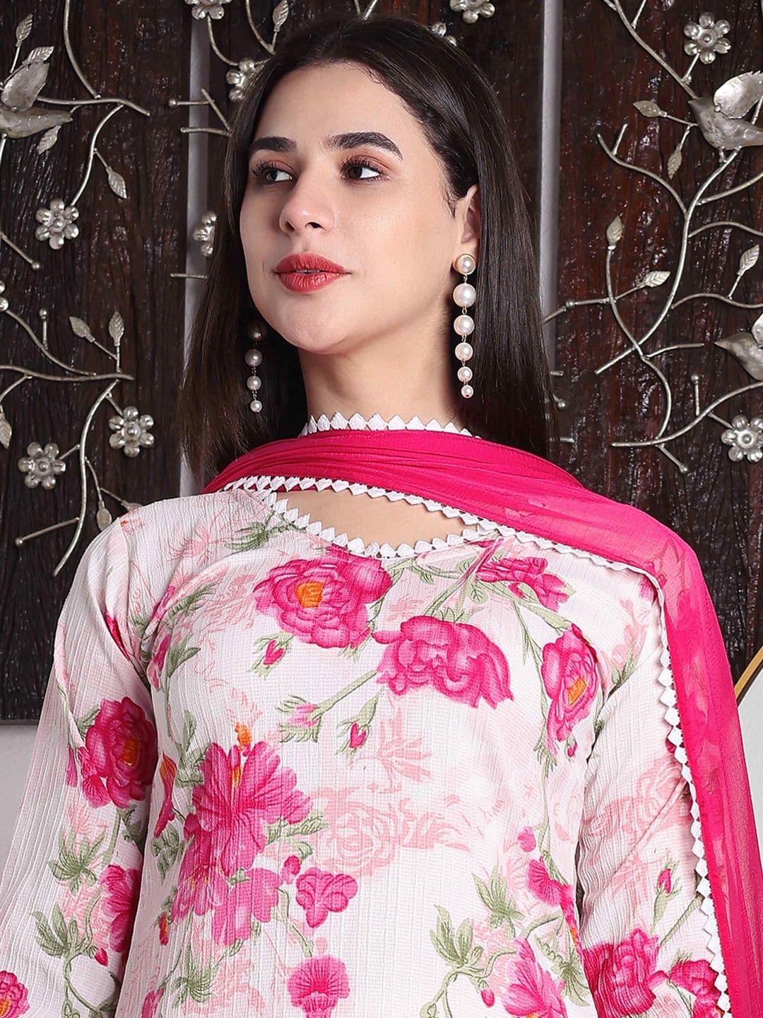 TextileNow Women Floral Printed Regular Kurta with Patiala & With Dupatta thumbnail 2