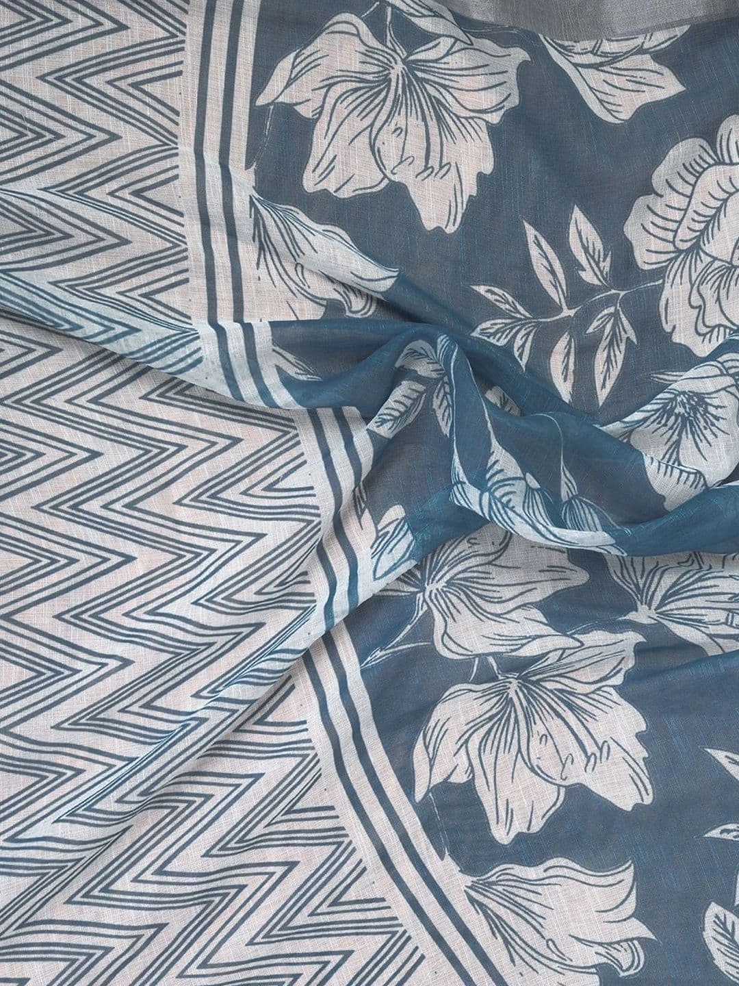Satrani Floral Zari Pure Linen Designer Saree thumbnail 2