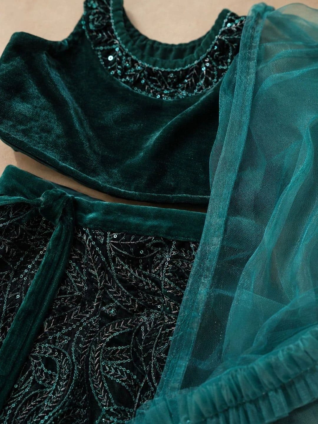 Spaarsh Unisex Kids Embellished Sequinned Ready to Wear Lehenga & Blouse With Dupatta thumbnail 4