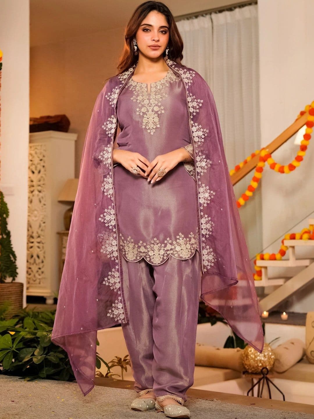 Aeristo Women Ethnic Motifs Embroidered Regular Thread Work Kurta with Patiala & With Dupatta - view 1