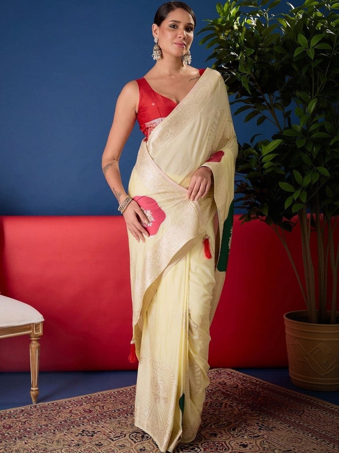 Saree mall Floral Zari Silk Blend Designer Sarees thumbnail 6