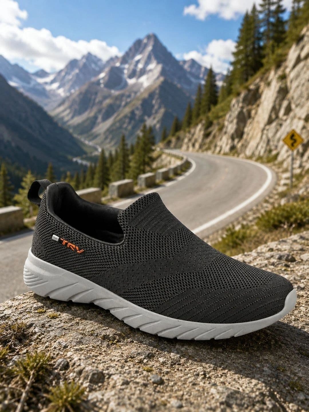 TRV Men Mesh Running Non-Marking Shoes thumbnail 5