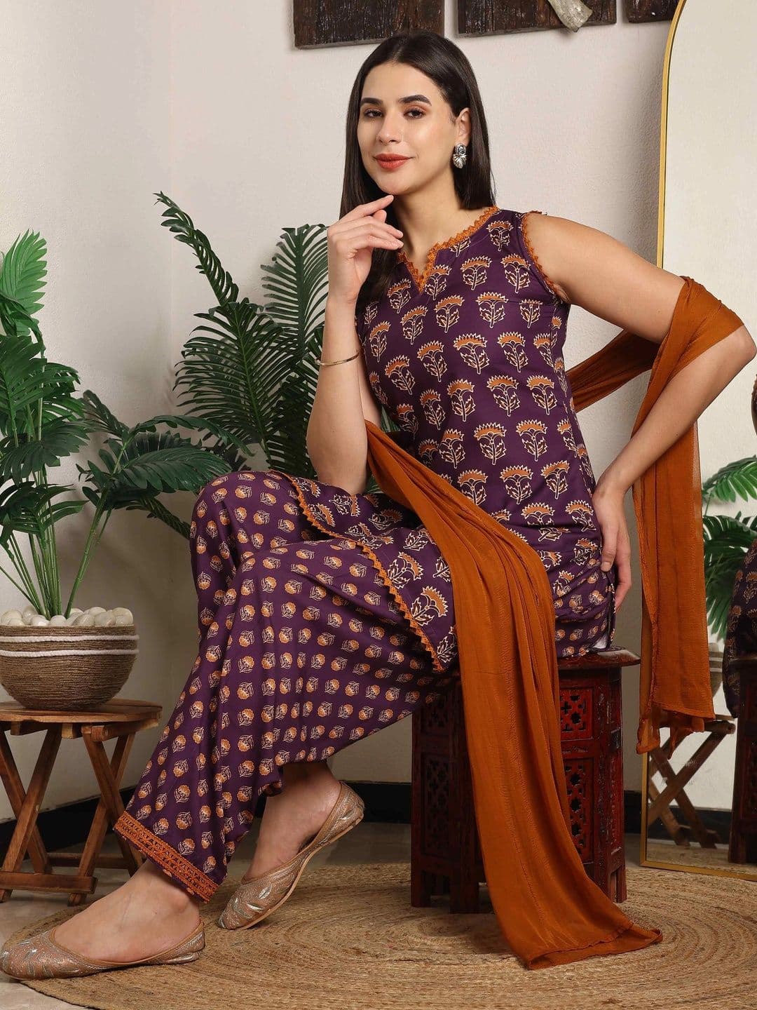 TextileNow Women Ethnic Motifs Printed Regular Pure Cotton Kurta with Patiala & With Dupatta thumbnail 3