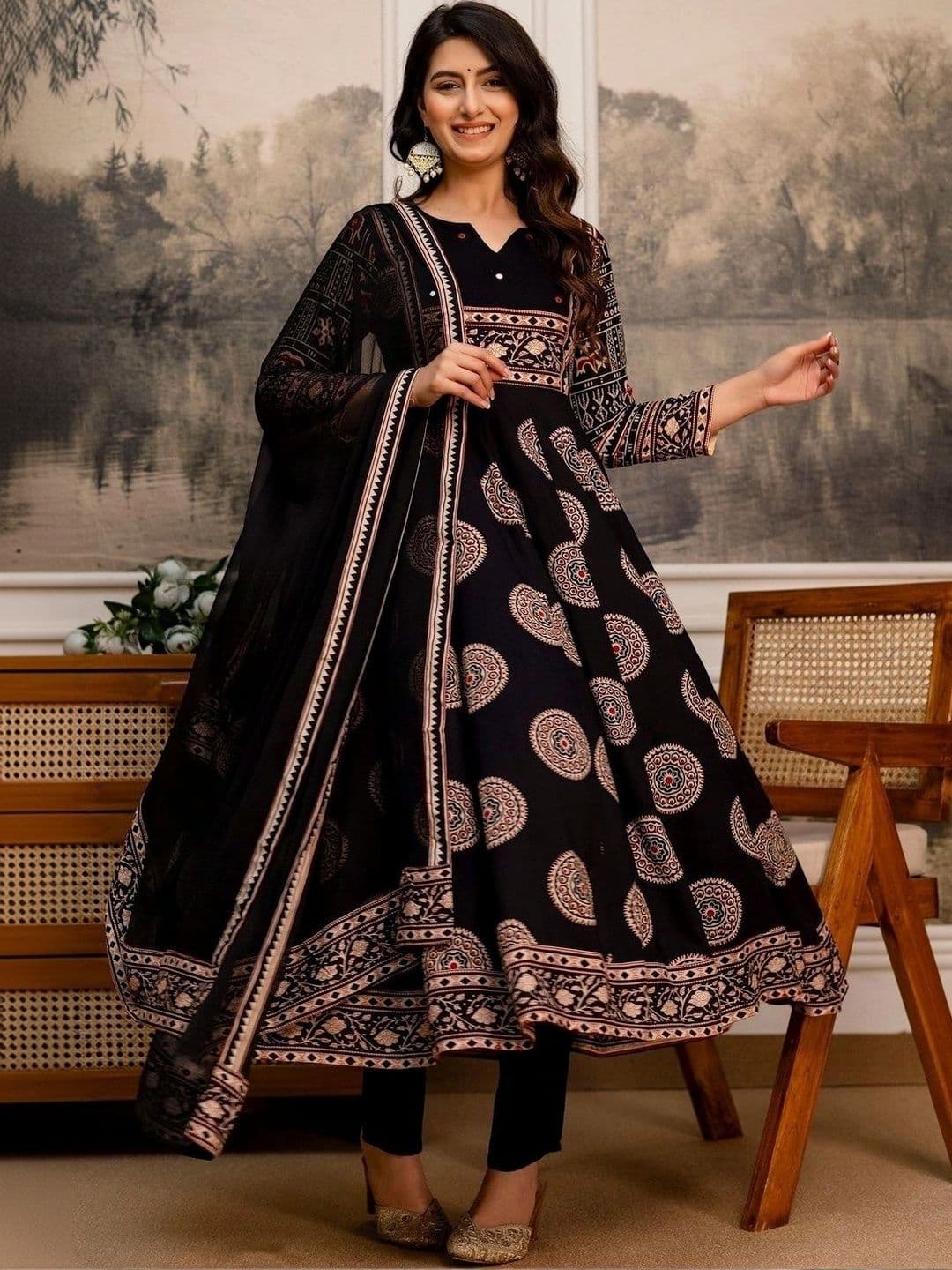 Utsavya Women Ethnic Motifs Printed Empire Mirror Work Pure Cotton Kurta with Trousers & With Dupatta thumbnail 3