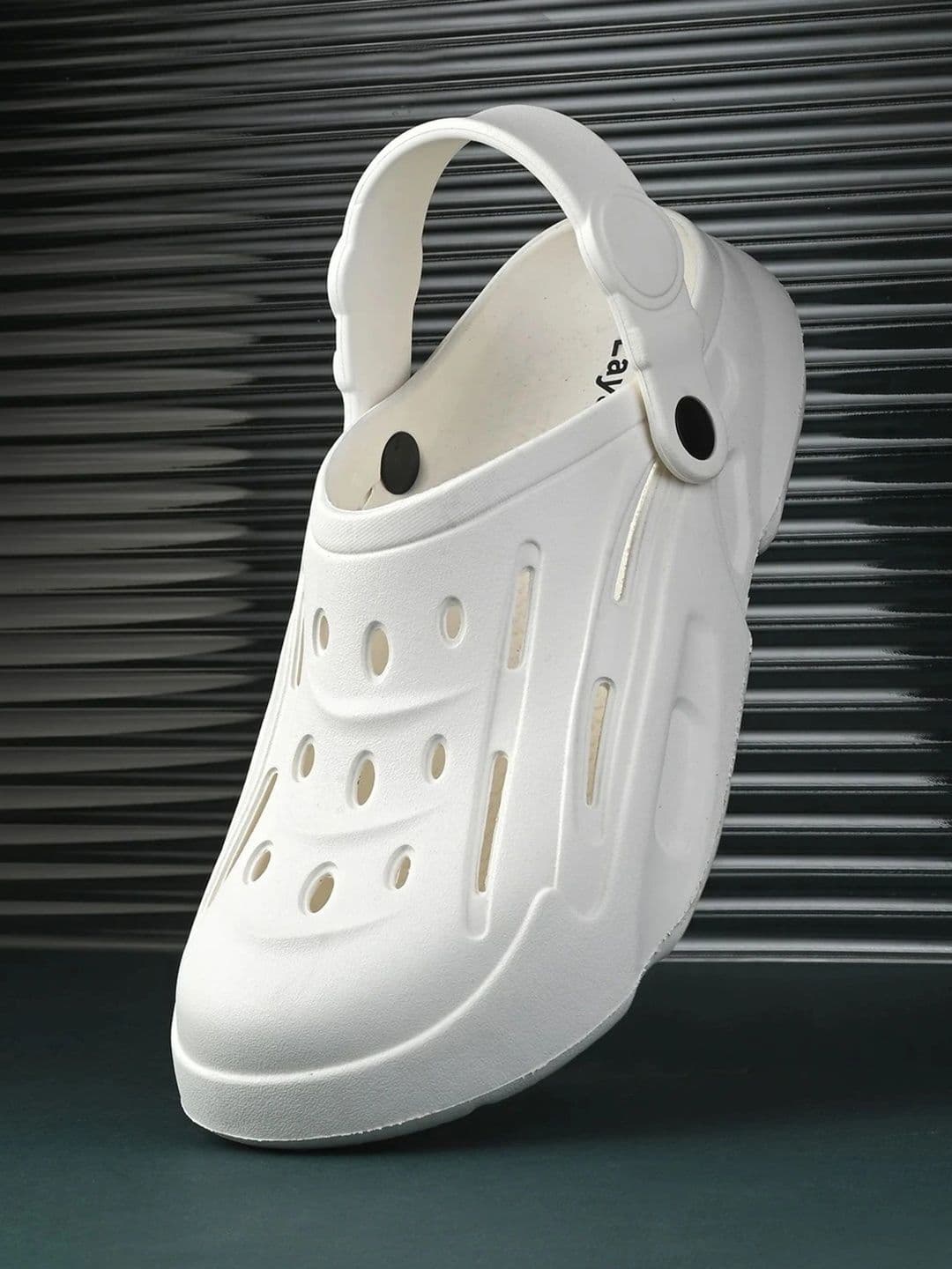 Layasa Men Clogs thumbnail 2
