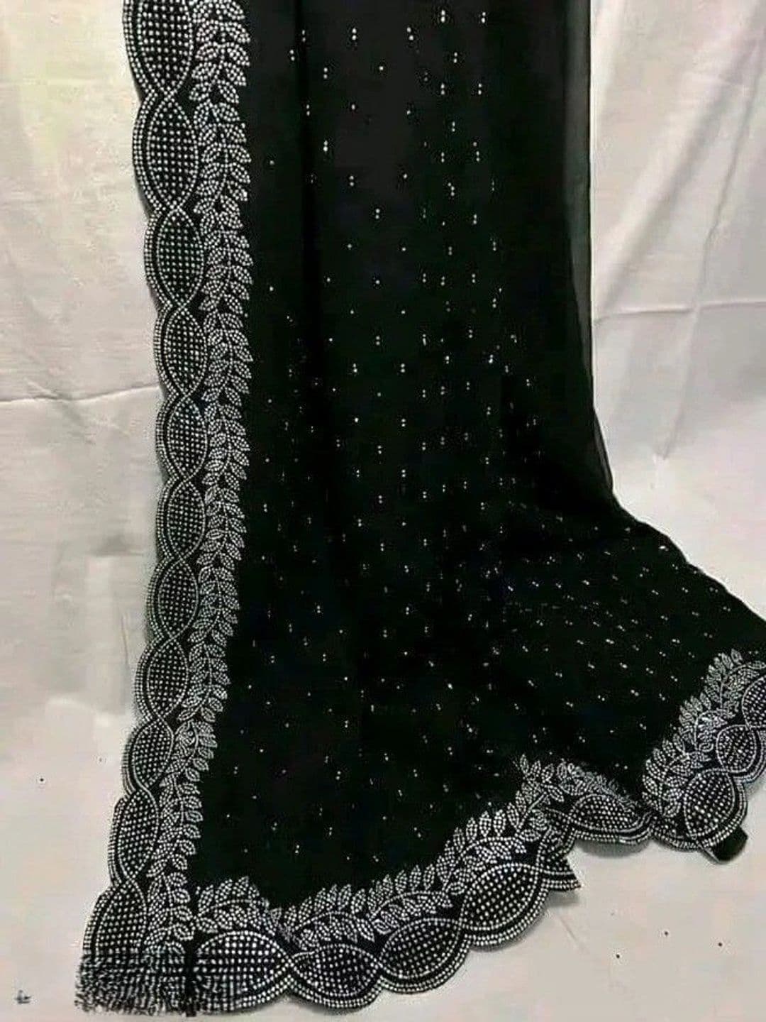 RENBRIZA Embroidered Poly Georgette Saree thumbnail 4