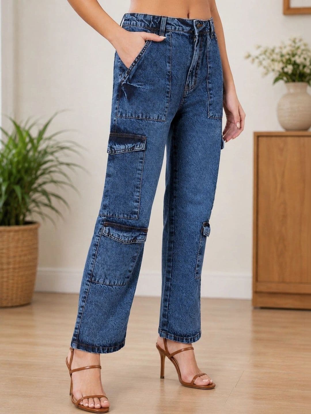 Zaahii Women High-Rise Light Fade Jeans thumbnail 4