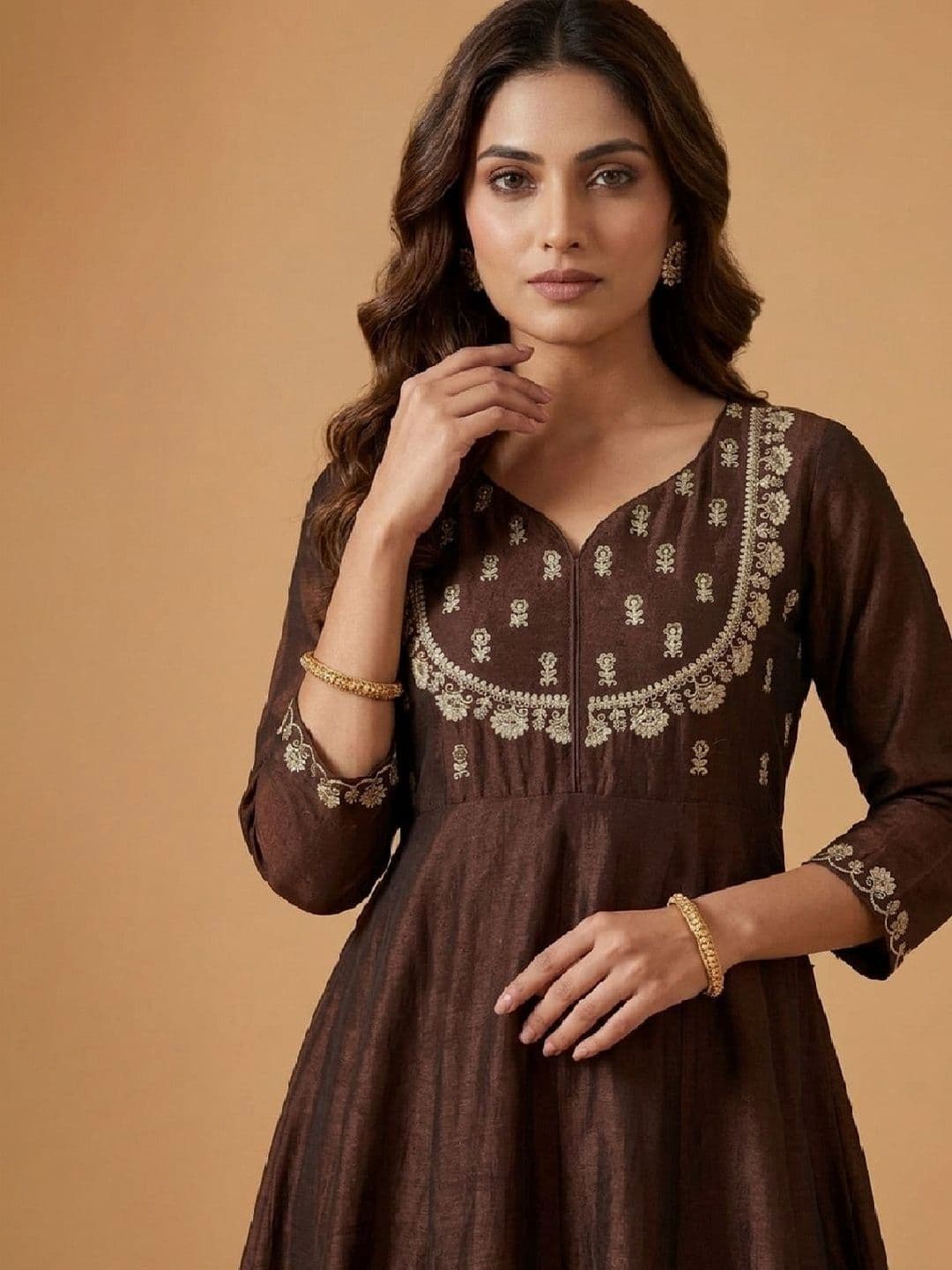 Varanga Women Ethnic Motifs Embroidered Regular Thread Work Kurta with Trousers & With Dupatta thumbnail 5