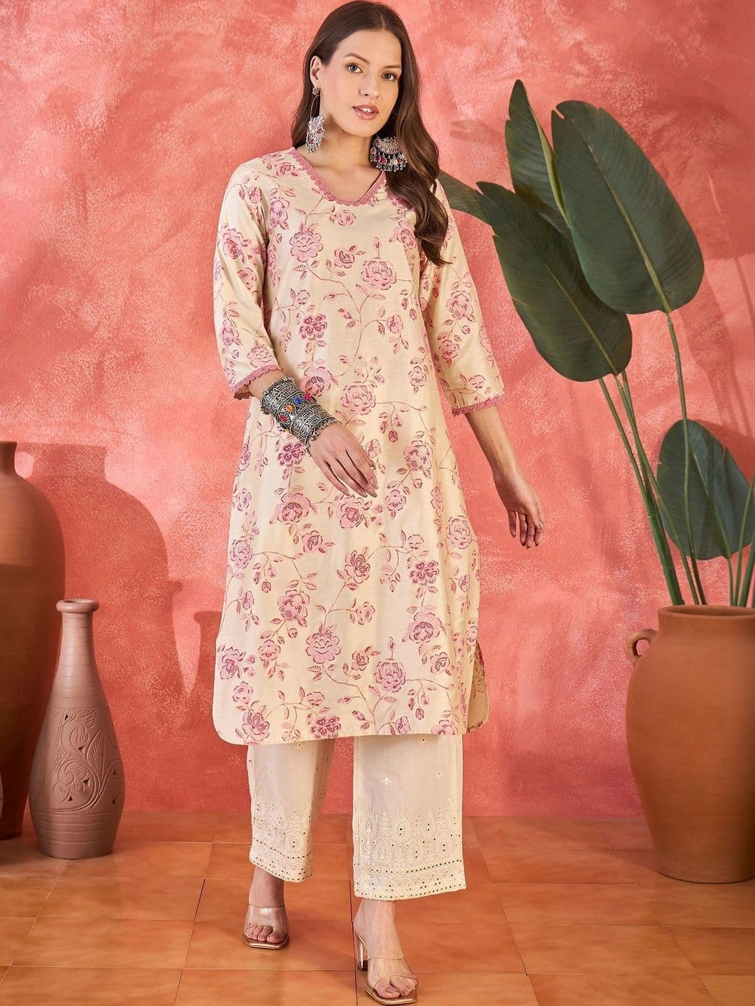 Sangria Women Floral Printed Floral Kurta thumbnail 3