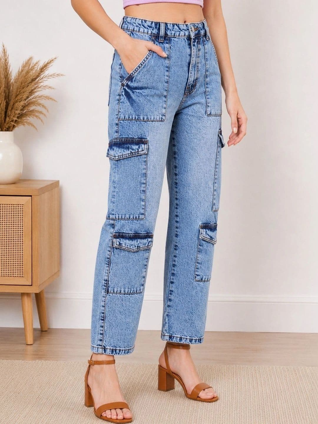 Zaahii Women High-Rise Light Fade Jeans thumbnail 4
