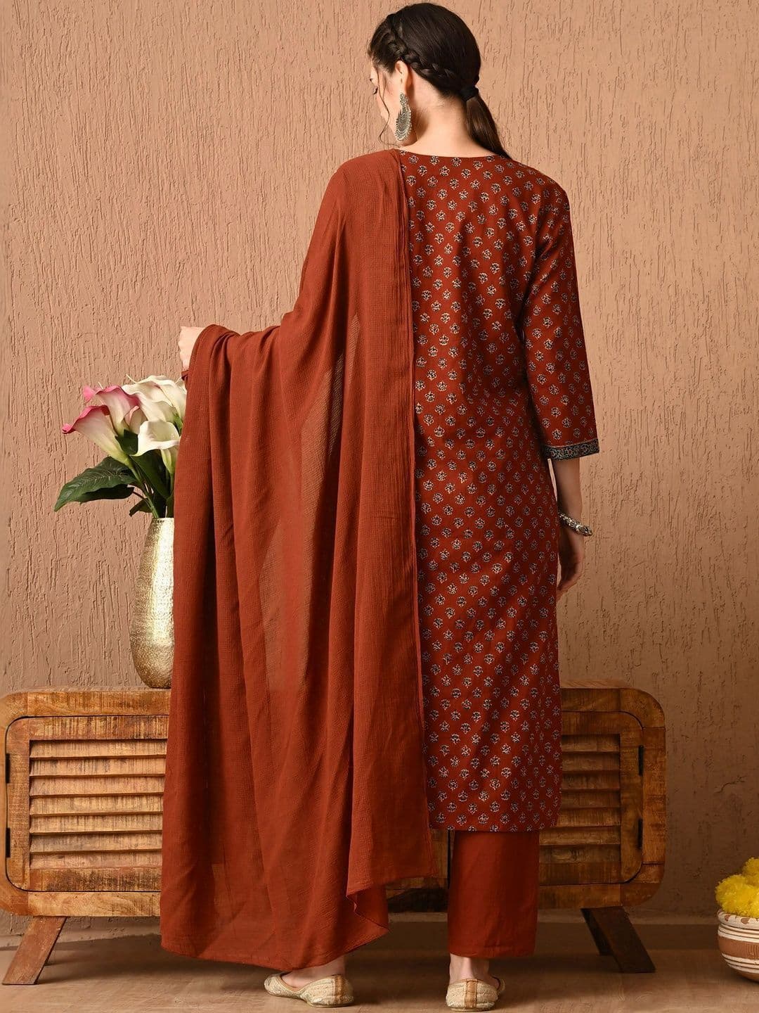 Anouk Rustic Women Ethnic Motifs Printed Regular Pure Cotton Kurta with Trousers & With Dupatta thumbnail 2