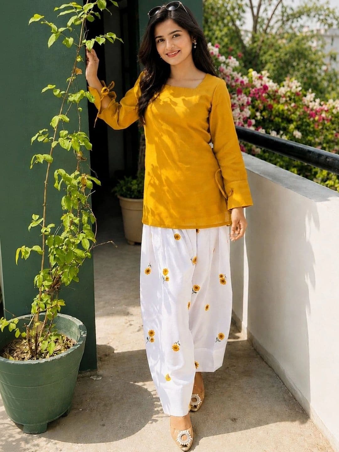 TWINS LADY Women Floral Regular Kurti with Patiala - view 1