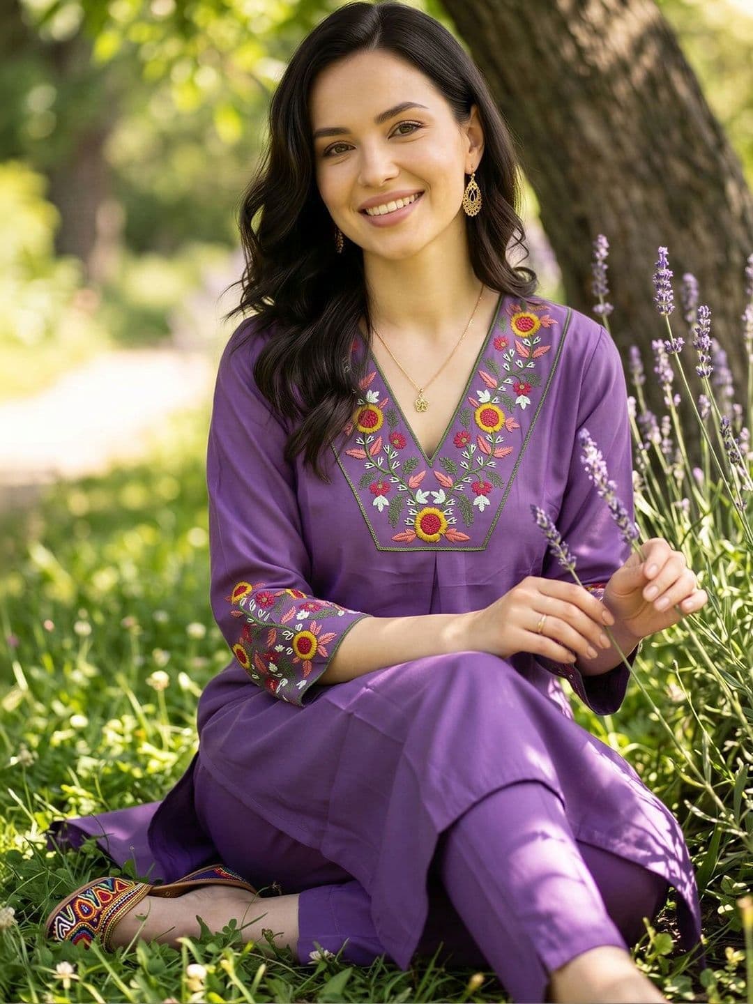 Indo Era Women Floral Embroidered Regular Thread Work Kurta with Trousers - view 1