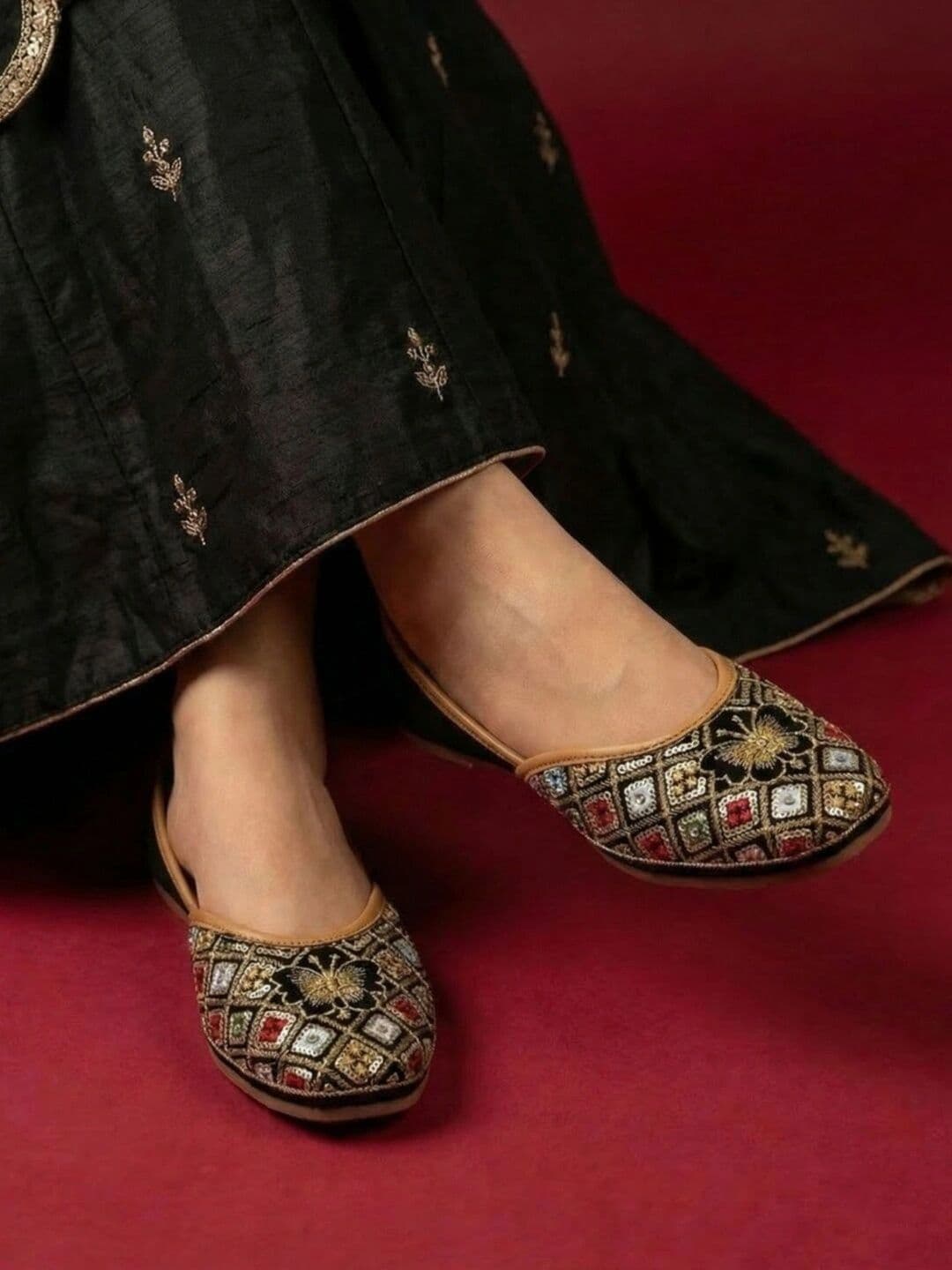 JodyHub Women Embellished Party Mojaris Flats - view 1