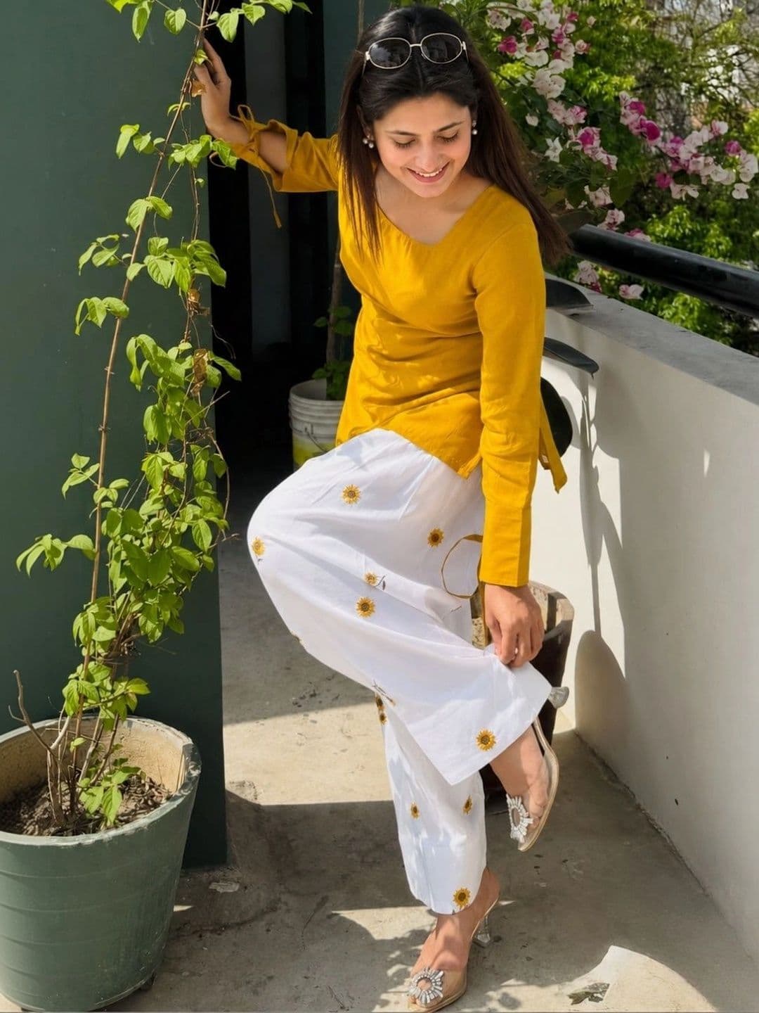 TWINS LADY Women Floral Regular Kurti with Patiala thumbnail 2