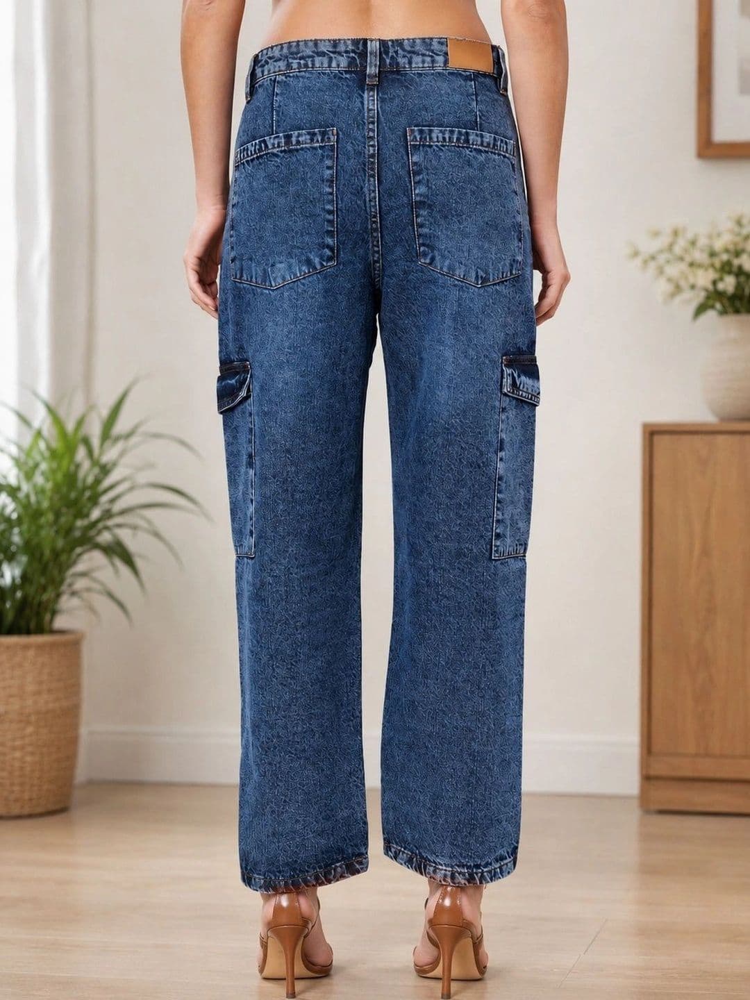 Zaahii Women High-Rise Light Fade Jeans thumbnail 5